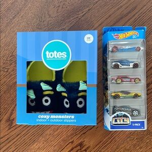 Totes cozy slippers and hot wheels cars NWT